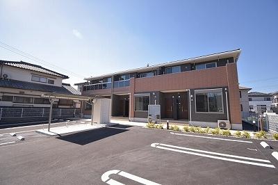 【グローリー渡町IIの建物外観】