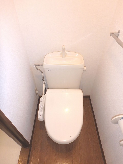トイレ　ウォシュレット付き♪