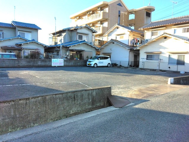 【福山市御幸町大字上岩成のマンションの駐車場】