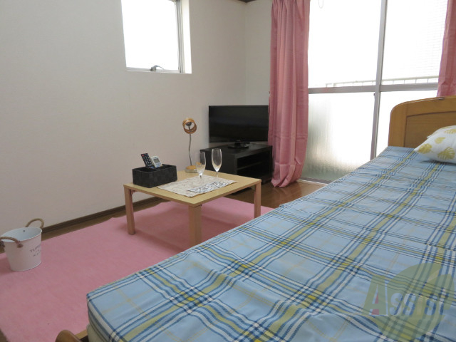 居室・リビング　リビングはこんな感じです。白い壁紙が清潔感があっていいですね