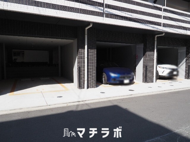 【名古屋市中区新栄のマンションの駐車場】