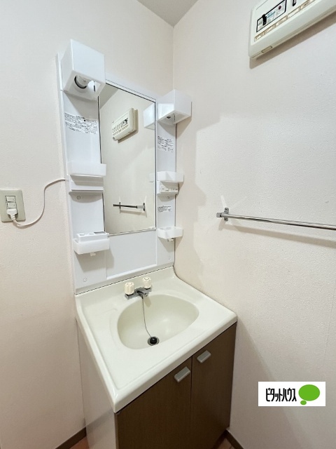 洗面設備　同一タイプ