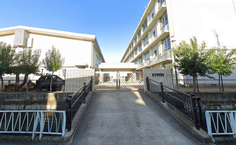 中学校　東光中学校（中学校）まで219m