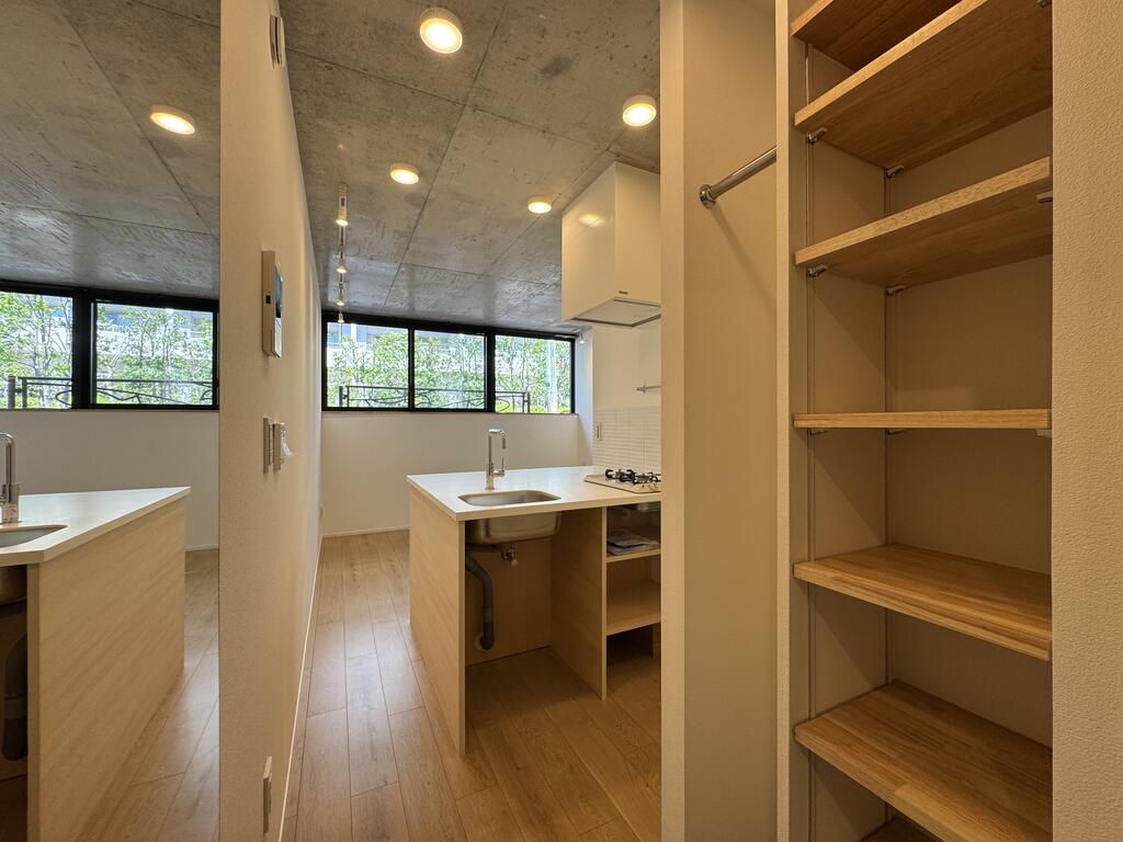 収納　スッキリしまえる収納棚