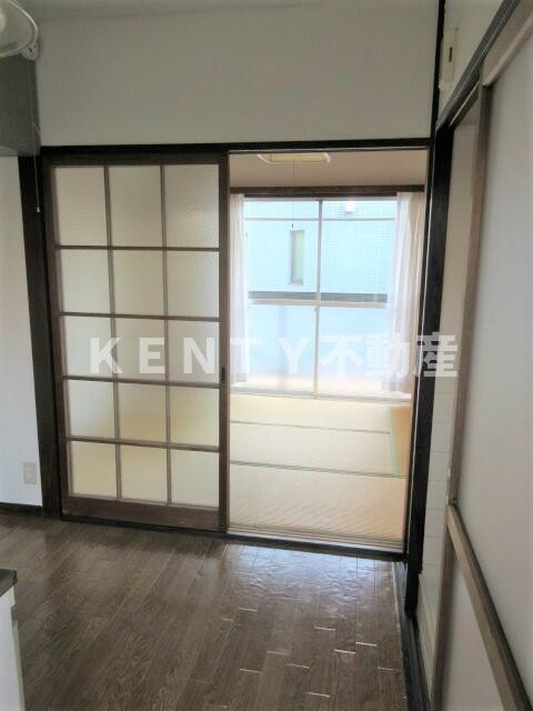 居室・リビング　ゆったり過ごせる居間です