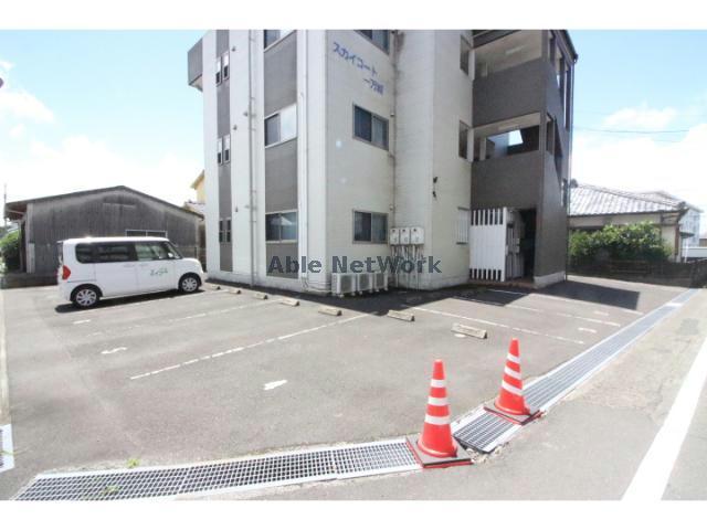 駐車場　駐車場