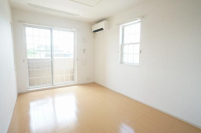 コリーヌ・メリディアン_内装_0