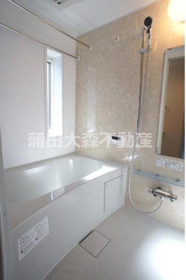 バス・シャワールーム　追焚+浴室暖房乾燥機付きのバスルーム　お風呂