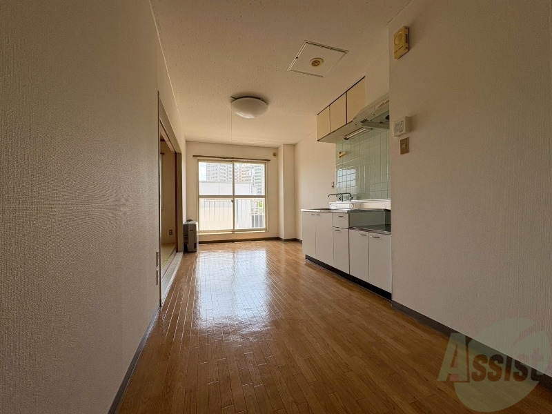 居室・リビング　広くてキレイなお部屋が広がっていて、充実した生活が送れそう。