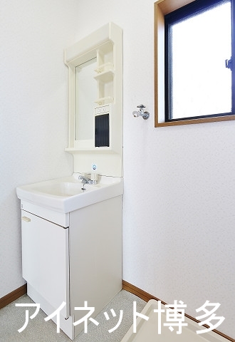 洗面設備　嬉しい脱衣所 洗面台つきです