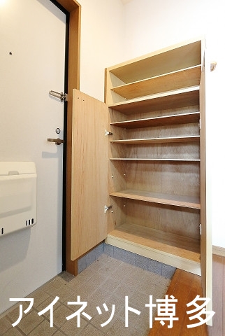 玄関　靴箱もしっかりしてます