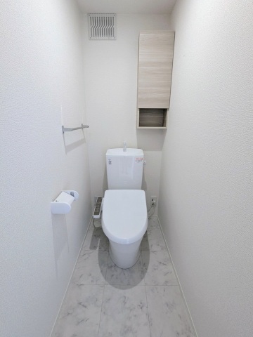 トイレ　温水洗浄暖房便座付き