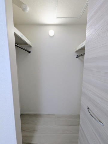 収納　ウォークインクローゼット