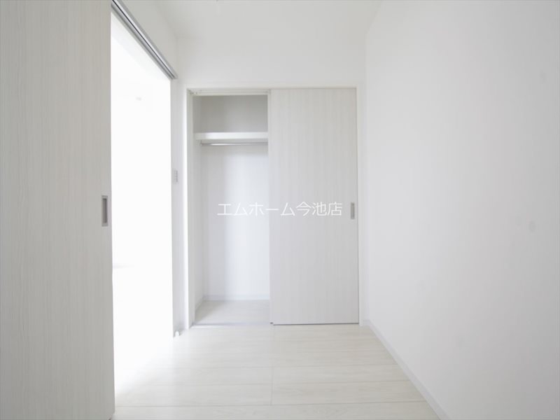 その他部屋・スペース　洋室2.9帖　換気良好　収納充実しています