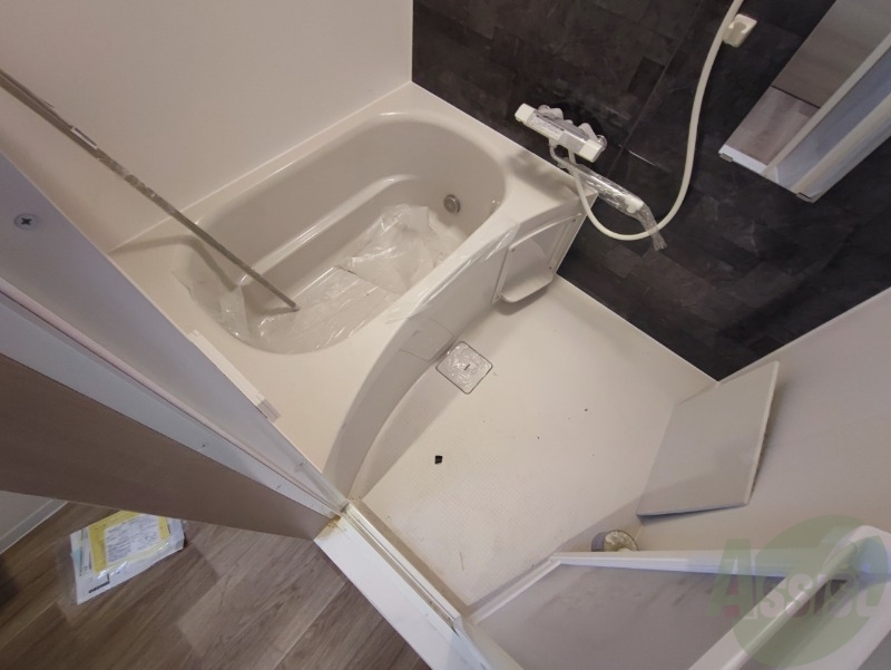 バス・シャワールーム　ユニットバスです。疲れを癒すのに欠かせませんね！