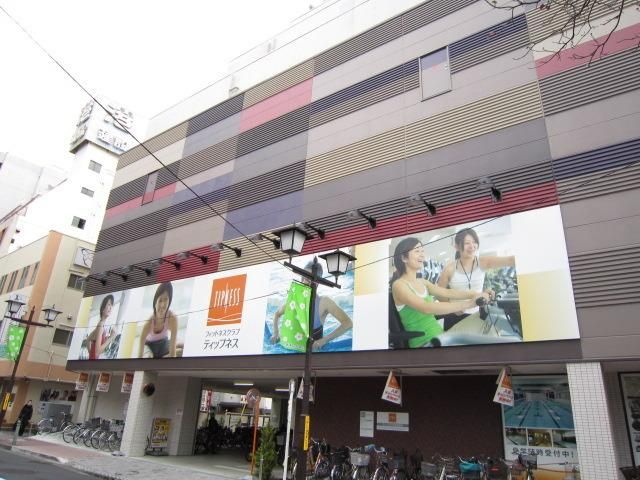 その他　ティップネス（その他）まで977m