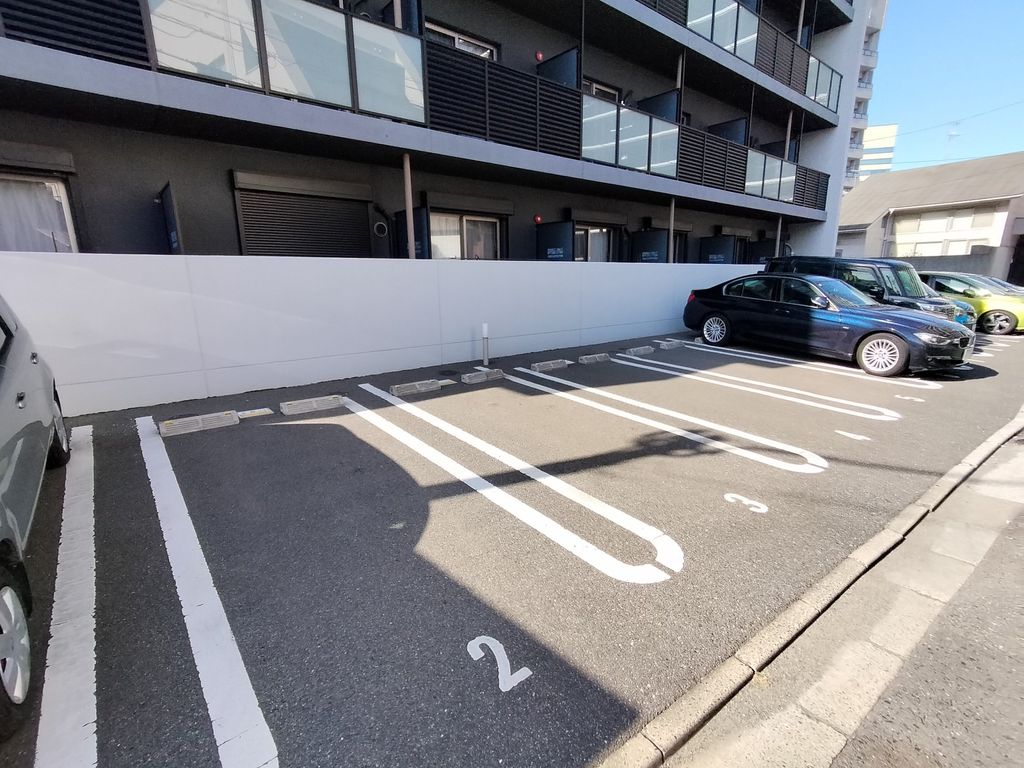 駐車場　駐車場