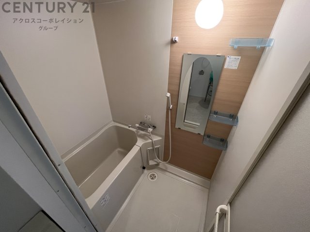 バス・シャワールーム　シンプルで機能的なユニットバスです