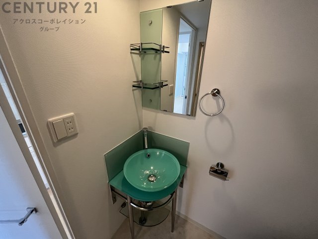 洗面設備　かわいい洗面台つき！