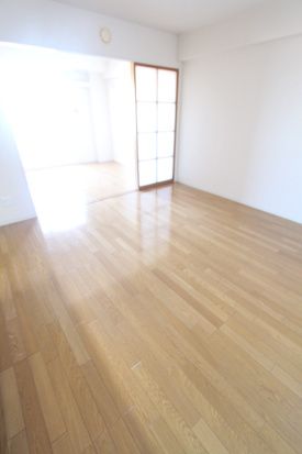 居室・リビング　☆明るい居室☆