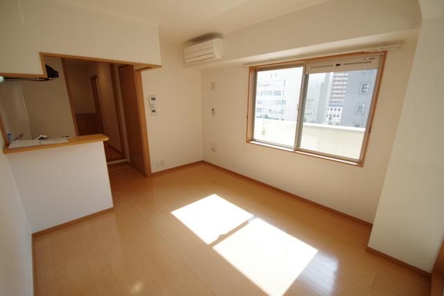 居室・リビング　★広々とした明るい洋室★