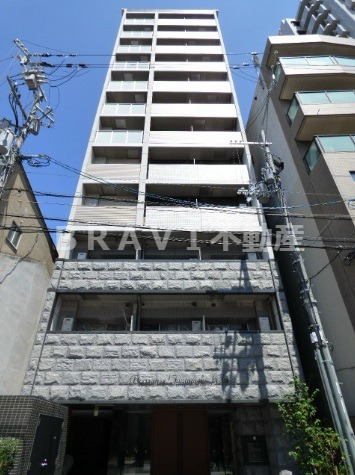 建物外観　【プレサンス谷町リーベ】外観は落ち着いています