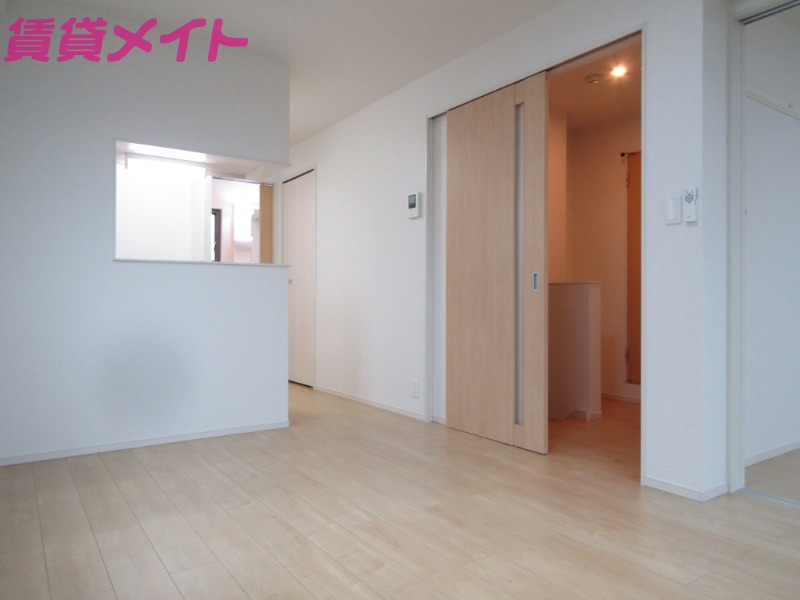 居室・リビング　反転タイプ参考写真