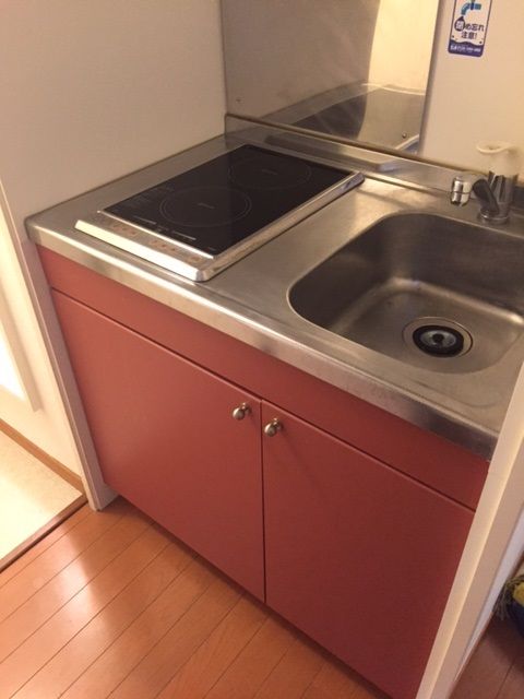 キッチン　仕様・設備は現況と異なる場合があります。現況優先。