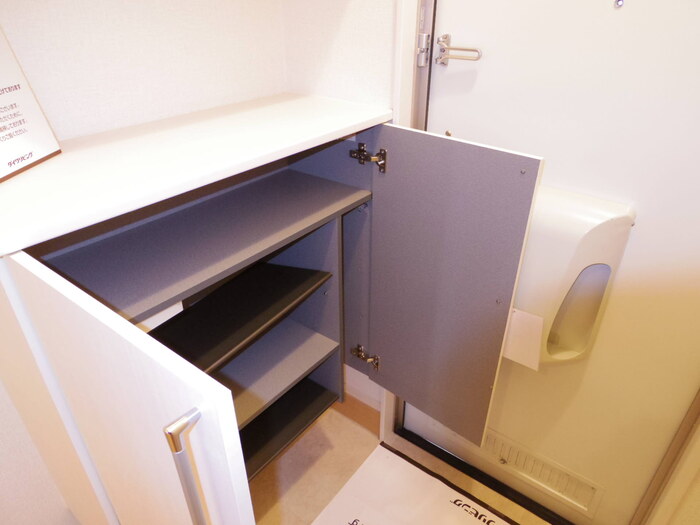 玄関　シューズボックス