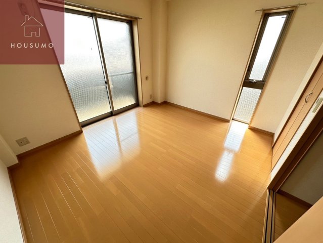 居室・リビング　こちらの居間で趣味の時間をお楽しみください