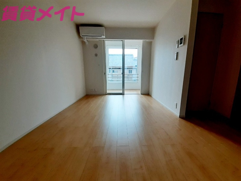 居室・リビング　同型反転タイプ画像