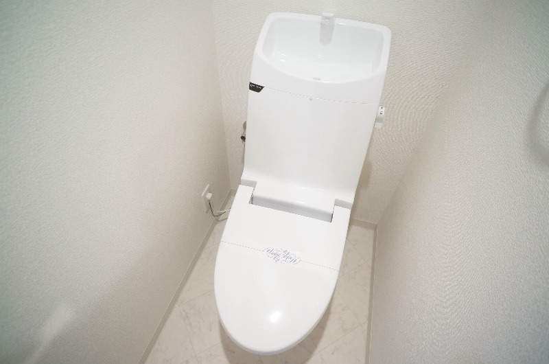 トイレ　温水洗浄便座