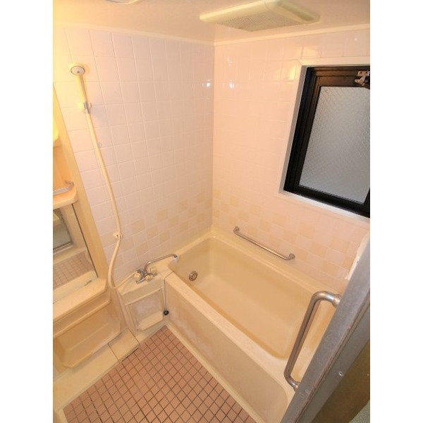 バス・シャワールーム　写真は別室