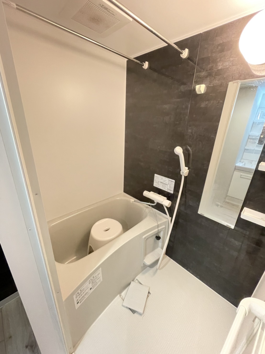 バス・シャワールーム　他号室のお写真です。参考にご覧ください。