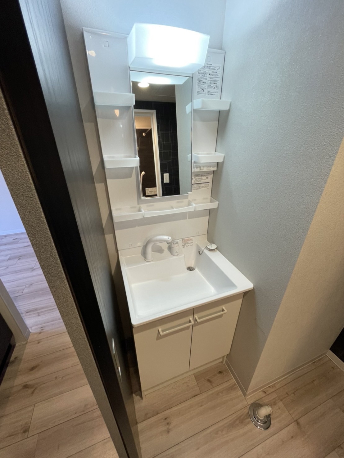 洗面設備　他号室のお写真です。参考にご覧ください。