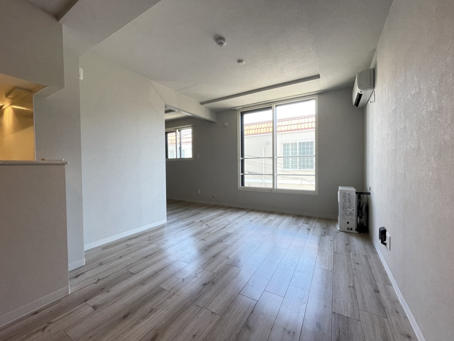 居室・リビング　他号室のお写真です。参考にご覧ください。