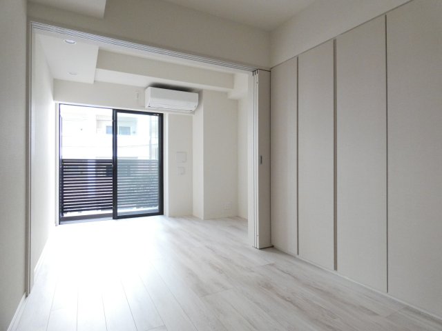 居室・リビング　※別部屋の参考写真です。