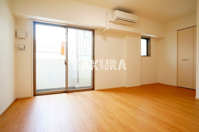 居室・リビング　こちらのリビングで趣味の時間をお楽しみください♪