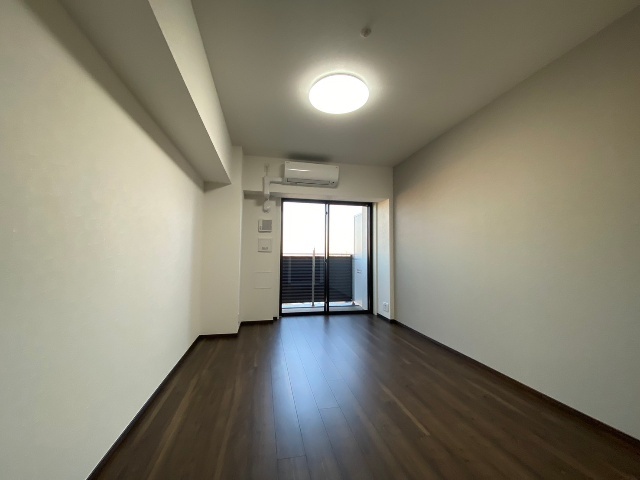 居室・リビング　同物件別室写真