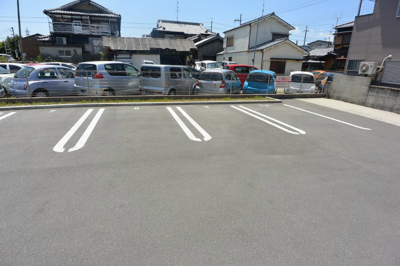 駐車場　駐車場