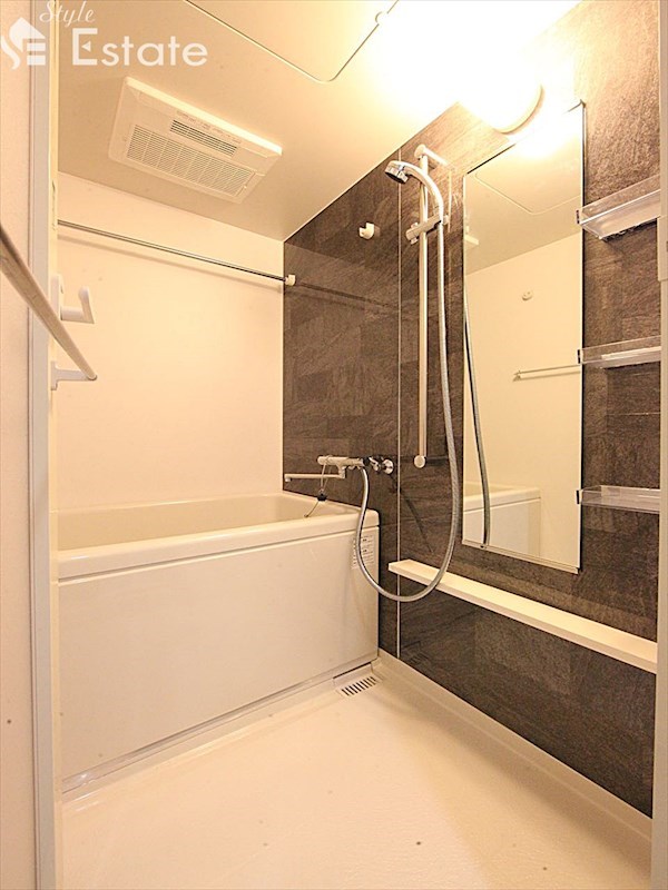 バス・シャワールーム　バスルーム　浴室乾燥機