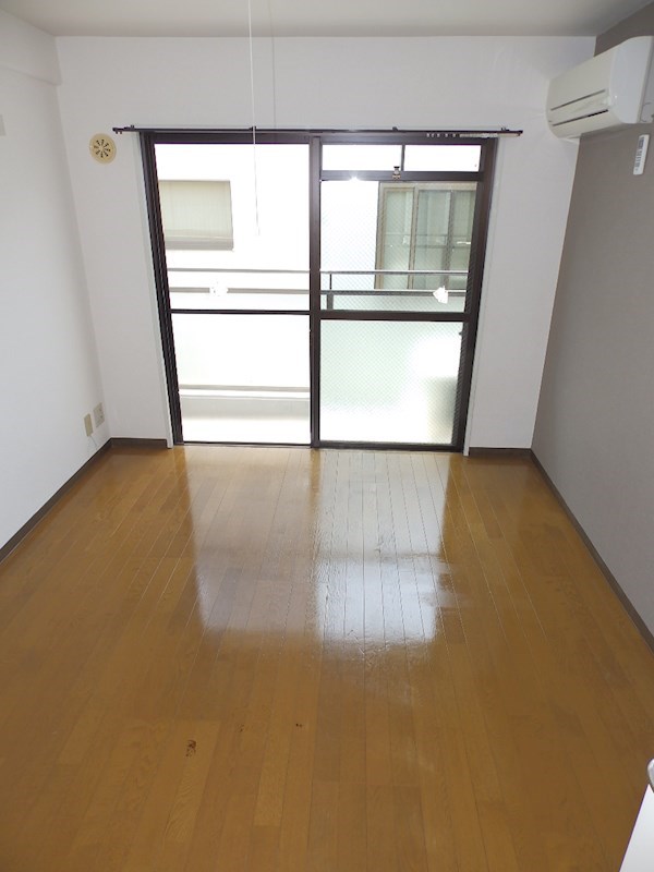 居室・リビング　※別のお部屋のお写真です。御参考までに。