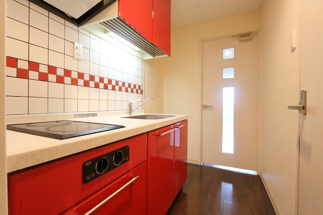 キッチン　キッチン収納の多いシステムキッチンです