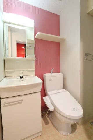 洗面設備　朝の身支度はこちらのシャンプードレッサーで