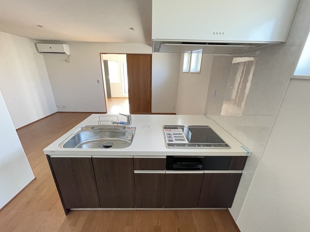 キッチン　※写真は301号室のものです