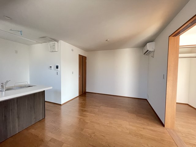 居室・リビング　※写真は301号室のものです