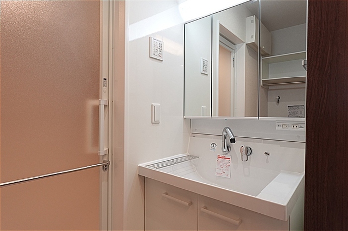 洗面設備　洗髪洗面化粧台