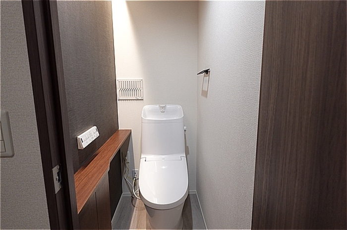 トイレ　温水洗浄暖房便座のトイレ