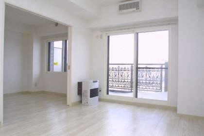 居室・リビング　★大通徒歩圏の便利な立地！★ペット飼育可能！