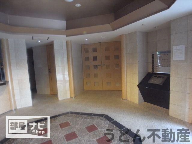 エントランス　うどん県のお部屋探しはうどん不動産へ うどんちゃんとLINE